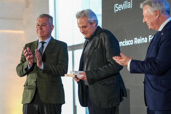 El alcalde de Sevilla, José Luis Sanz, en los VI Premios Arquitectura & Sociedad del Colegio Oficial de Arquitectos de Sevilla.