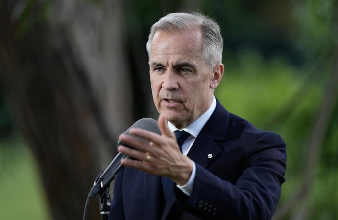 18 de maio de 2025, Roma, Itália: O primeiro-ministro Mark Carney fala com a mídia em Roma, na residência oficial do embaixador canadense na Itália, no domingo, 18 de maio de 2025.