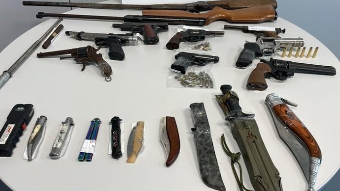 Material intervenido en las detenciones en Tàrrega (Lleida).