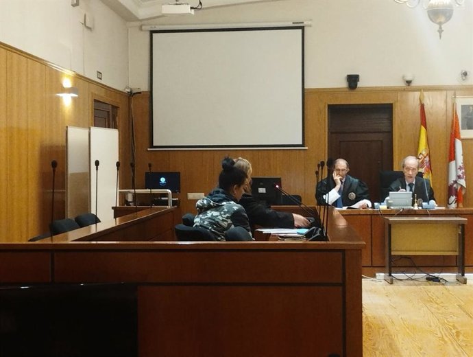 Pacta tres años la detenida en Valladolid con 'coca', speed y ketamina dentro de una caja metálica.