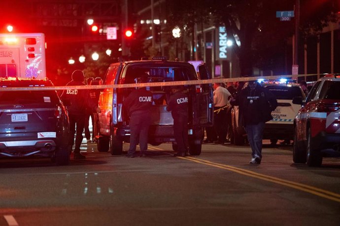 Perímetro policial en las cercanías del Museo Judío de Washington tras el asesinato a tiros de dos ciudadanos israelíes.