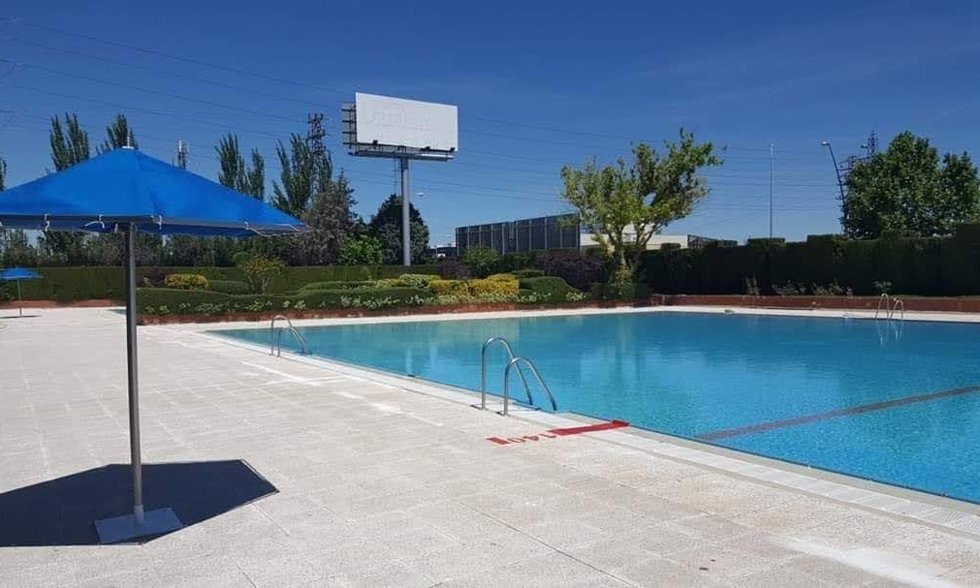 Archivo - Piscina municipal de Getafe.