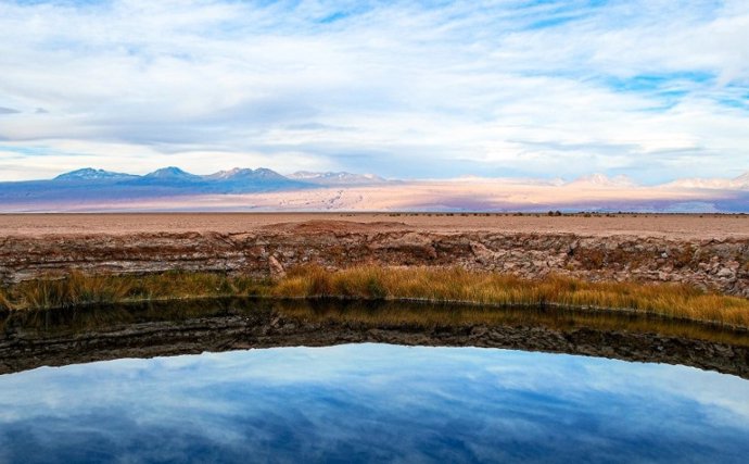El nuevo material que podría abrir la puerta a nuevas formas de recolectar agua del aire en regiones áridas