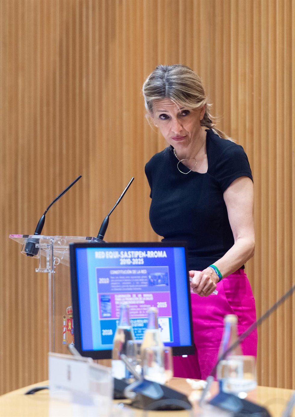 La vicepresidenta segunda y ministra de Trabajo y Economía Social, Yolanda Díaz, interviene durante el acto conmemorativo por los 15 años de la Red Equi Sastipen Rroma, en el Congreso de los Diputados, a 19 de mayo de 2025, en Madrid (España). Durante l