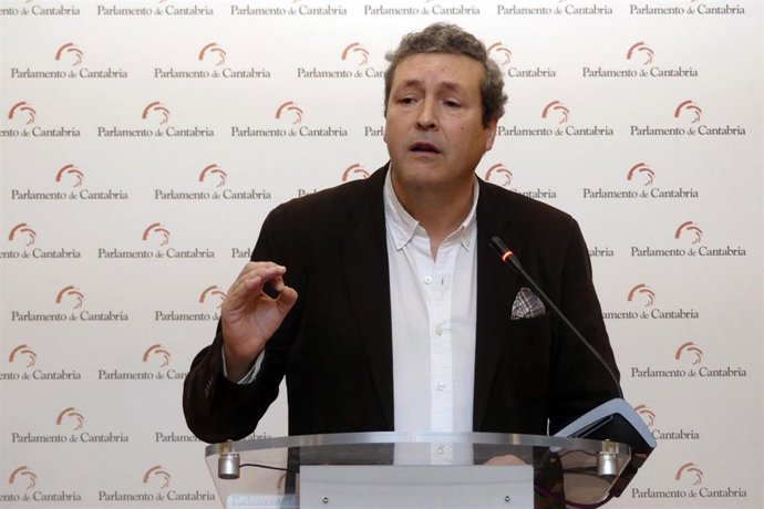 Archivo - Iñigo Fernández, diputado regional del PP y senador autonómico por Cantabria