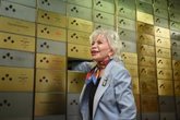 Foto: Chile.- El 2 manuscrito de 'La casa de los espíritus' y una edición de 'Paula', legado de Isabel Allende en Caja de las Letras