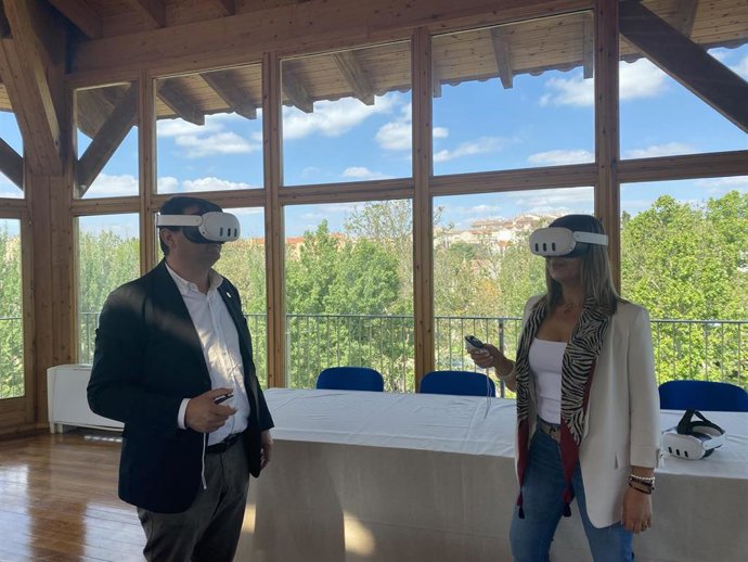 La primera de las experiencias que alcañizanos y visitantes podrán vivir con estas gafas está relacionada con las distintas manifestaciones de Arte Rupestre Levantino.