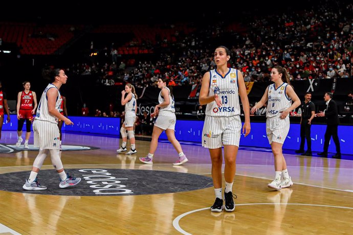 Archivo - Andrea Vilaro Aragones of Perfumerias Avenida gestures during Final of the Copa de la Reina 2022 in the match between Perfumerias Avenida and Spar Girona at the Fuente San Luis La Fonteta pavilion in Valencia. March 27. 2022. Valencia, Spain