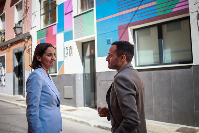 PSOE alerta de que fondos de inversión han comprado "más de 30 edificios" en Puerta del Ángel para convertirlos en VUT