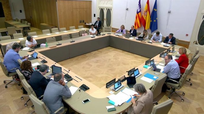 Comisión de Turismo, Comercio, Trabajo, Cultura y Deportes del Parlament.