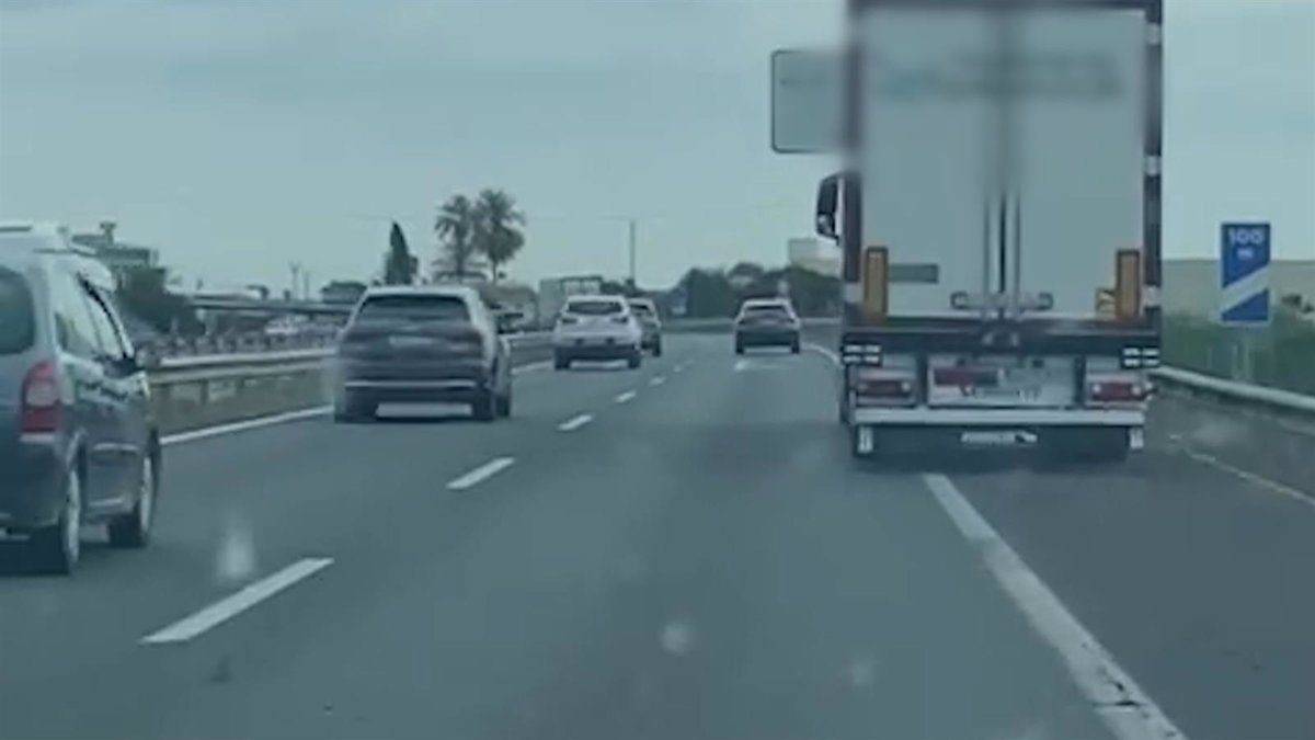 Investigan a un camionero por conducir bajo los efectos de la cocaína por la A-7 a su paso por Alhama (Murcia)