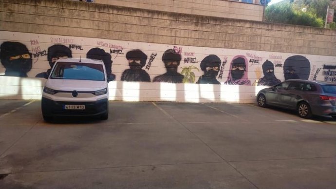 Ataque islamofóbico ao mural dedicado às mulheres históricas da Faculdade de Serviço Social em Cuenca.