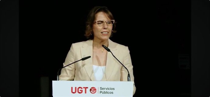 La secretaria general de UGT Servicios Públicos, Isabel Araque, interviene en el II Congreso de la federación