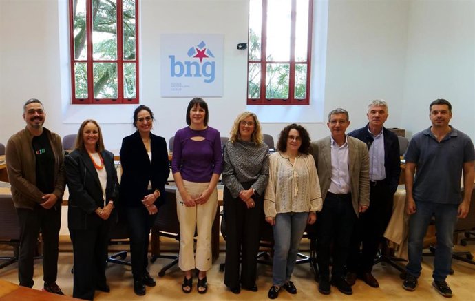 La portavoz nacional del BNG, Ana Pontón, se reúne con representantes del sindicato Venia