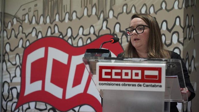 Archivo - Imagen de archivo.- La secretaria general de CCOO en Cantabria, Rosa Mantecón, interviene en el Consejo Regional