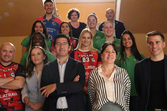 Los equipos de balonmano de la provincia de Ciudad Real, el BM Caserío en categoría masculina y los clubes femeninos de Bolaños y Pozuelo, lucirán la marca 'Turismo Castilla-La Mancha'.