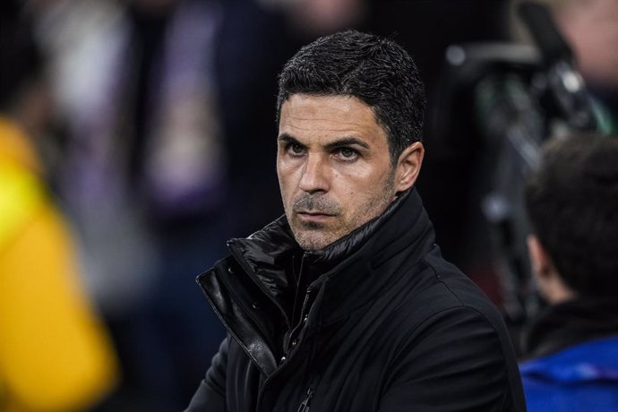 Archivo - Mikel Arteta, head coach of Arsenal FC looks on during the UEFA Champions League 2024/25 Quarter Final Second Leg match between Real Madrid C.F. and Arsenal FC at Santiago Bernabeu stadium on April 16, 2025, in Madrid, Spain.