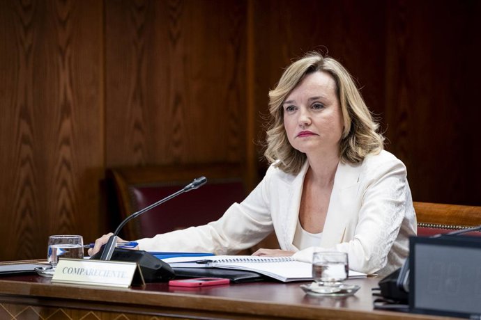 A ministra porta-voz e ex-delegada do governo em Aragão, Pilar Alegría, durante seu comparecimento à comissão de investigação do Senado sobre o "caso Koldo".