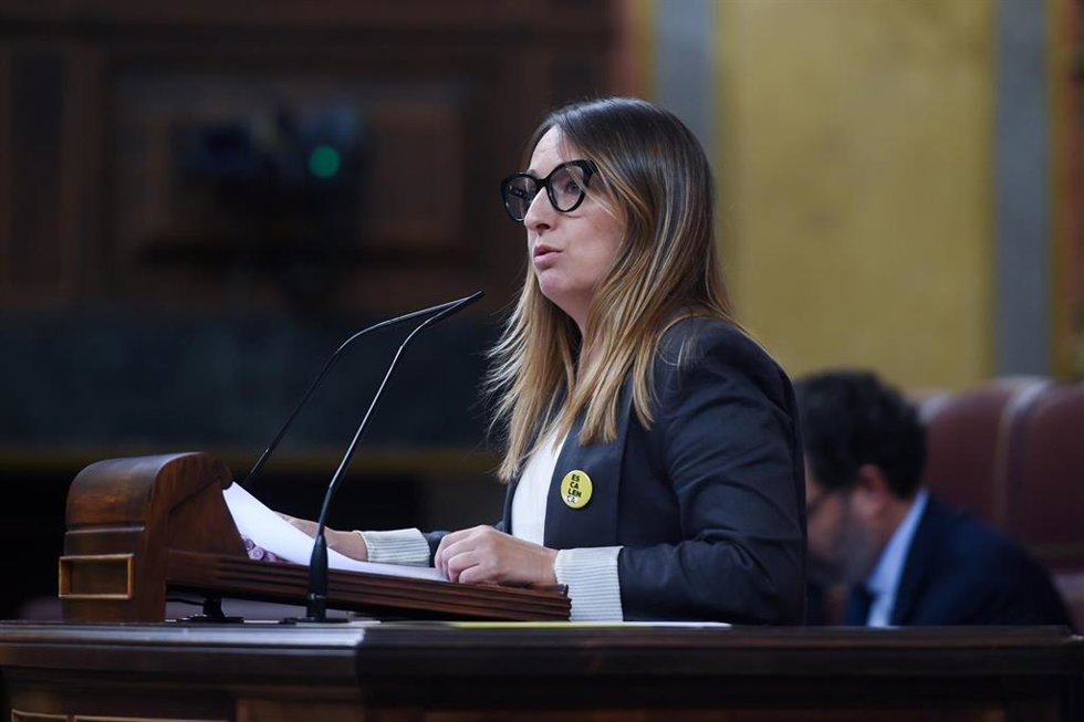 Archivo - La diputada de ERC Etna Estrems interviene durante un pleno en el Congreso de los Diputados, a 29 de octubre de 2024, en Madrid (España). 