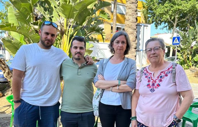 Reunión de la parlamentaria de Adelante Andalucía Begoña Iza con la plataforma de afectados por el Bono de Alquiler Joven.