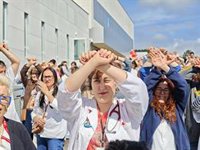 El Hospital de A Mariña pide identificar a los convocantes de las concentraciones diarias en sus instalaciones