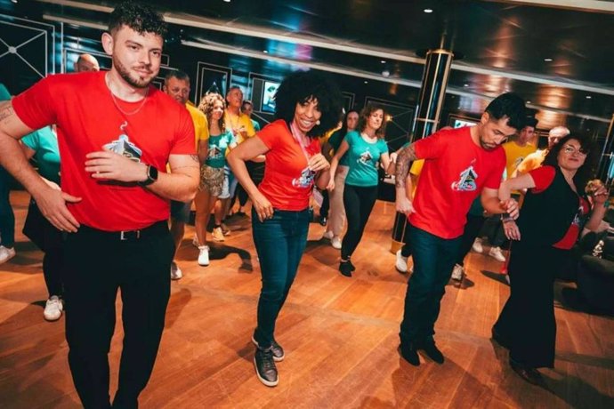 Archivo - Concierto de Dani J | Crucero Temático De Baile Por Las Islas Canarias