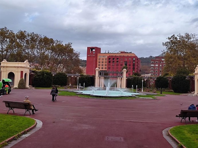 Archivo - Cielo muy nuboso en Bilbao