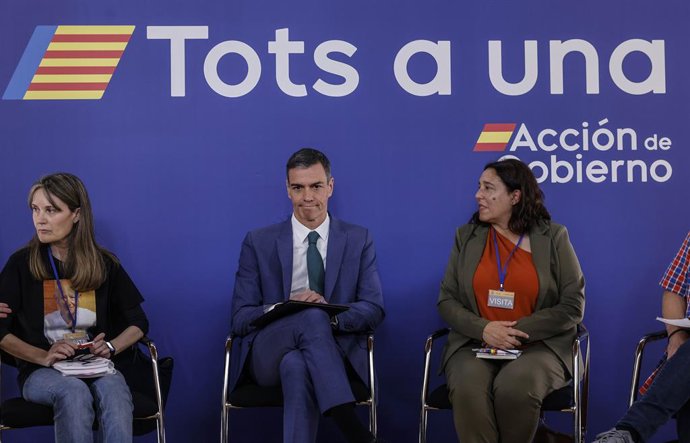 El president del Govern, Pedro Sánchez, durant una reunió amb representants d'associacions de víctimes de la dana a  la Delegació del Govern a la Comunitat Valenciana, a 22 de maig del 2025, a València, Comunitat Valenciana (Espanya).
