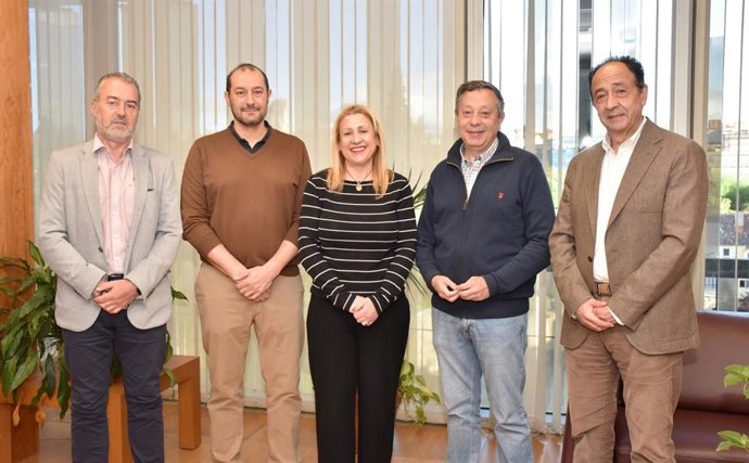 Presentación del Carné 60 CyL con representantes de la Junta y Conferco.