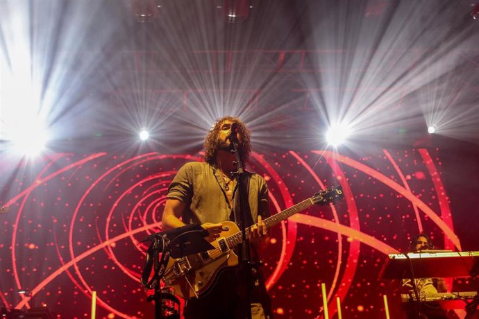 Archivo - El cantante Mikel Izal durante un concierto.