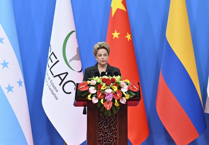 PEQUIM, 13 de maio de 2025 -- Dilma Rousseff, presidente do Novo Banco de Desenvolvimento e ex-presidente do Brasil, discursa na cerimônia de abertura da quarta reunião ministerial da China-CELAC (Comunidade dos Estados Latino-Americanos e Caribenhos).