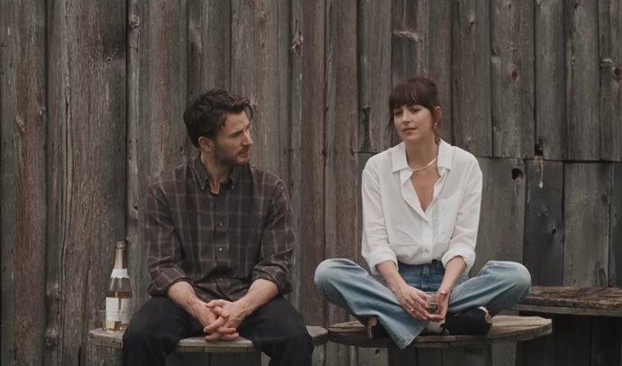 Dakota Johnson, Pedro Pascal y Chris Evans, un complicado triángulo amoroso en el nuevo tráiler de Materialistas