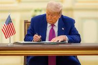 Un juez federal bloquea la orden de Trump que busca desmantelar el Departamento de Educación