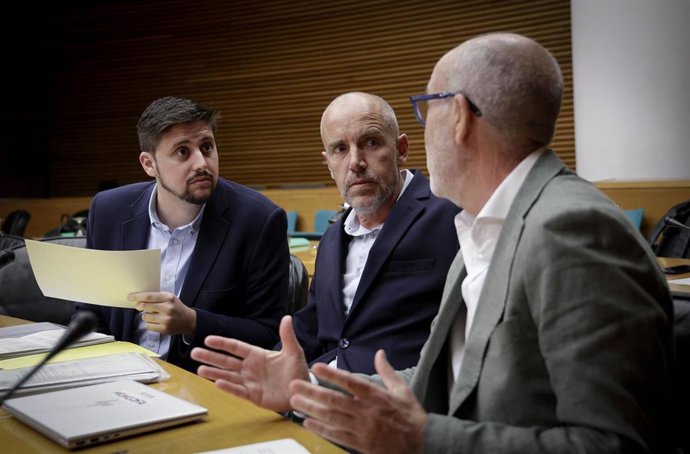 Diputados de Vox y PP en la Comissió d’Economia, Pressupostos i Hisenda