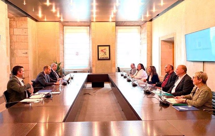 Reunió entre l'Associació Catalana de Municipis (ACM) i el conseller de la Presidència de la Generalitat, Albert Dalmau