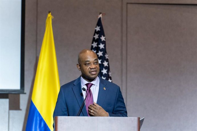 Archivo - El exministro de Exteriores colombiano Luis Gilberto Murillo