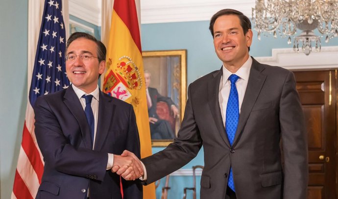 El ministro de Asuntos Exteriores, Unión Europea y Cooperación, José Manuel Albares, y el secretario de Estado norteamericano, Marco Rubio, se reúnen en Washington