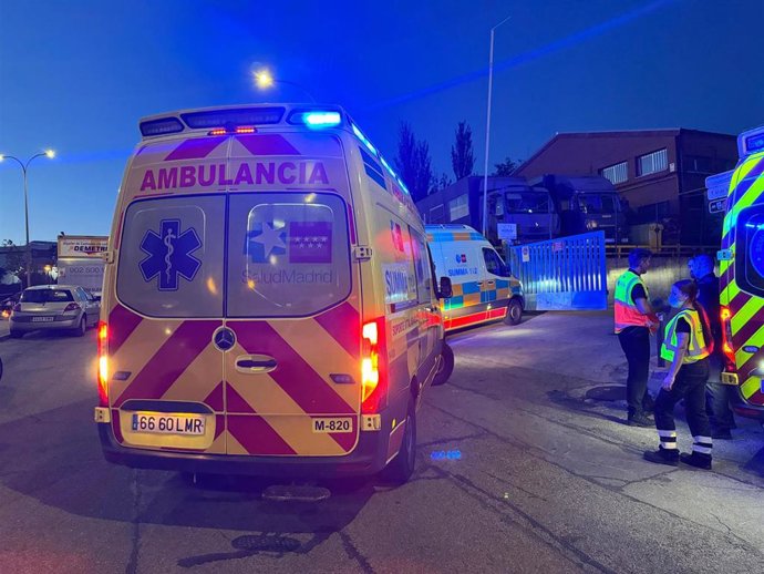 Un hombre de 42 años ha resultado herido de gravedad tras sufrir una caída de entre 6 y 8 metros de altura, mientras practicaba escalada en una instalación deportiva interior de Alcobendas (Madrid), según ha informado Emergencias 112 Comunidad de Madrid.