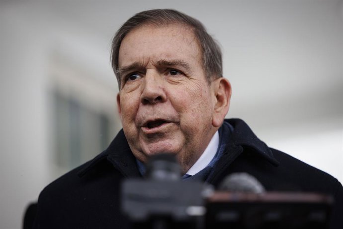 Archivo - 6 de janeiro de 2025, Washington, Distrito de Columbia, EUA: Edmundo Gonzalez Urrutia, líder da oposição venezuelana, fala com membros da mídia do lado de fora da Casa Branca em Washington, DC, EUA, na segunda-feira, 6 de janeiro de 2025. Reuniã