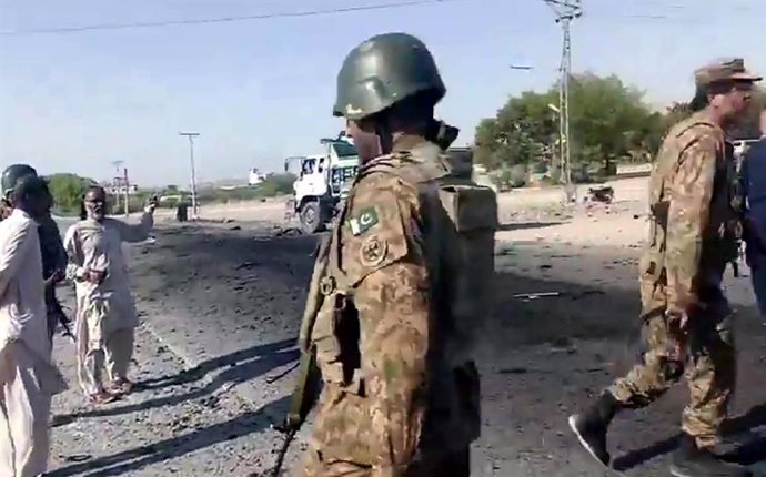 May 21, 2025, Pakistan: KHUZDAR, PAKISTAN, MAY 21: View of site after a targeted bomb explosion occurred near .a school bus while rescue operation and investigation is underway, in Khuzdar on Wednesday, .May 21, 2025. Three children were among five dead, 