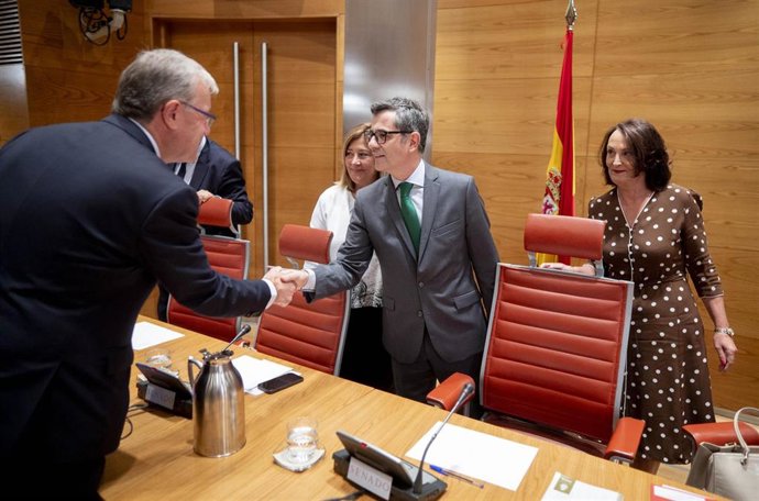 Archivo - El ministro de la Presidencia, Justicia y Relaciones con las Cortes, Félix Bolaños, comparece ante la Comisión de Justicia, en el Senado, a 2 de octubre de 2024, en Madrid (España). 