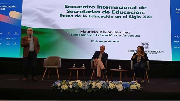 Líderes educativos europeos y latinoamericanos debaten los retos del futuro de las universidades