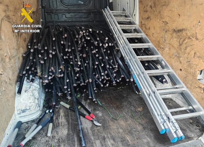 La Guardia Civil detiene a los 6 miembros de un grupo criminal dedicado al robo de cable de cobre en varios puntos de la provincia de A Coruña.