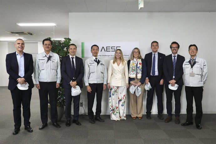 La presidenta de la Junta de Extremadura, María Guardiola, y responsables de AESC visitan Zama Plant