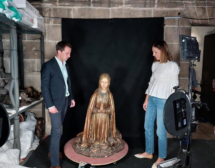 El presidente del Consell de Mallorca, Llorenç Galmés, visita este viernes, junto a la vicepresidenta primera y consellera insular de Cultura y Patrimonio, Antònia Roca, las tareas de restauración del Belén de La Sang