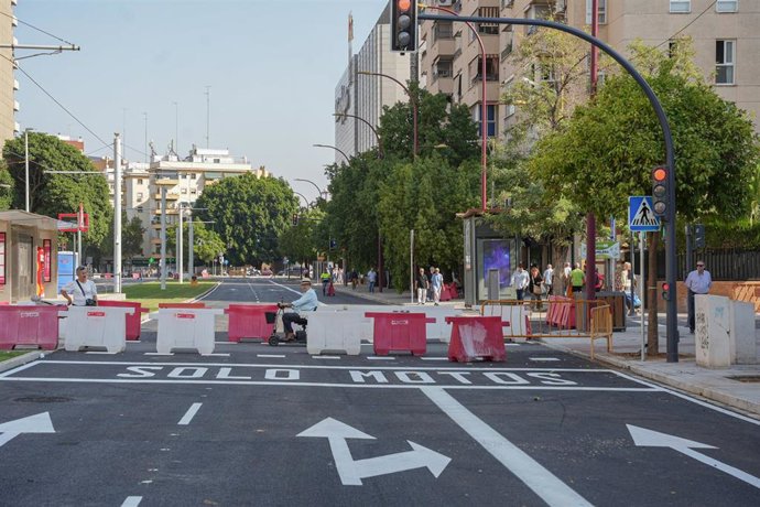 Archivo - La avenida Luis de Morales tras la obra por la ampliación del tranvía en Sevilla