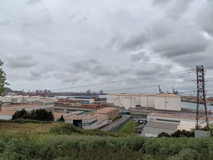 Archivo - Puerto gijonés de El Musel.