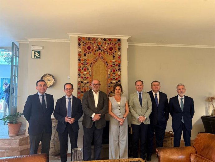 Los Premios Horizonte Sostenible reconocen a la empresa de ingeniería RPow, Endesa, Bruc, BNZ y el alcalde de Carmona.
