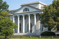 China condena la "politización" de la educación en EEUU al prohibir las matrículas de extranjeros en Harvard