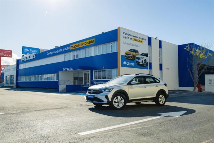 Clicars inaugura su segunda fábrica de reacondicionamiento de coches en Valencia